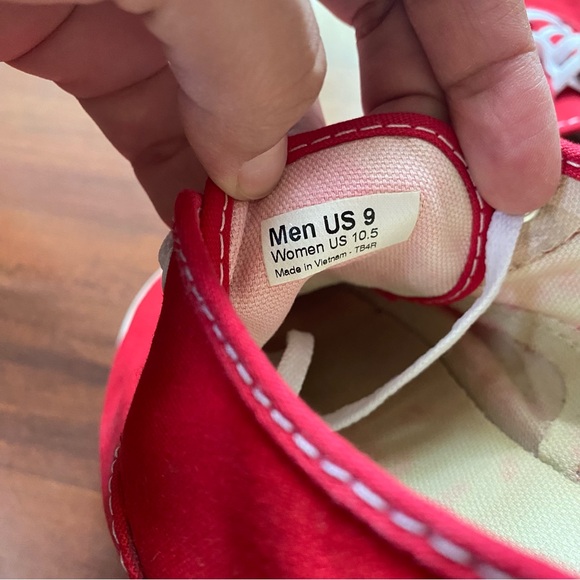 Red vans classic sneaker men’s 9 women’s 10.5 - Picture 7 of 9